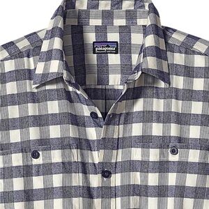 Men’s Patagonia Organic Pima Cotton Button Up Shirt. L